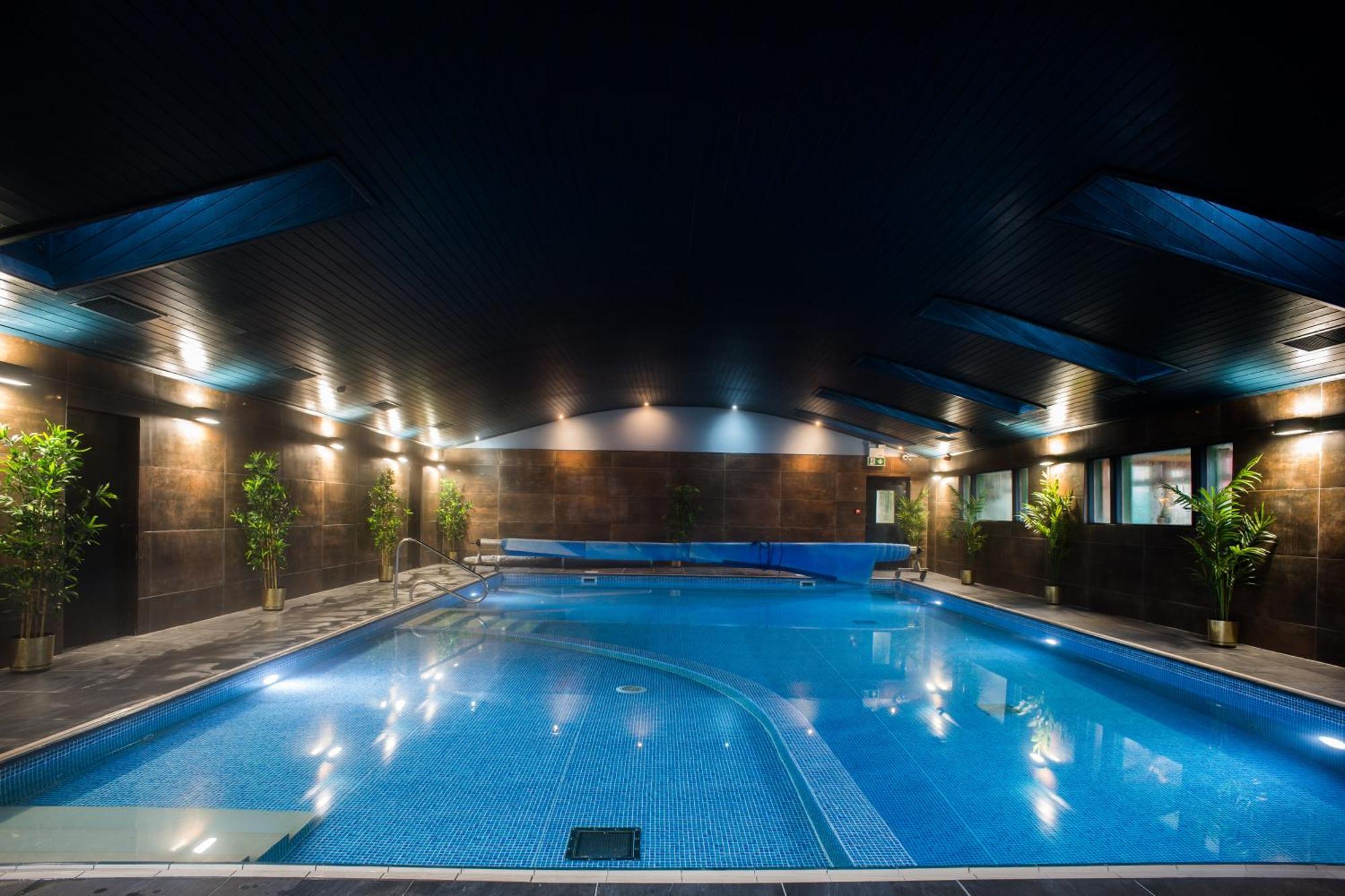 Holyrood Hotel - Leisure Centre & The Spa At Orchids บันโดแรน ภายนอก รูปภาพ